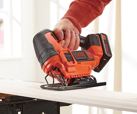 Аккумуляторный электролобзик BLACK&DECKER BDCJS18