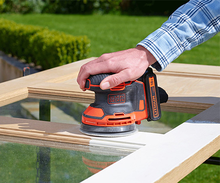 Акумуляторна ексцентрикова шліфувальна машина BLACK&DECKER BDCROS18