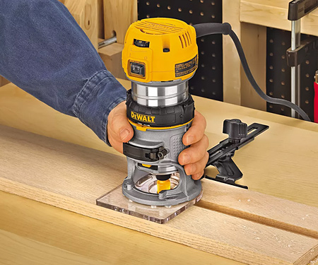 Фрезер окантовочный DeWALT D26200