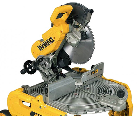 Торцовочно-циркулярная пила DeWALT D27107