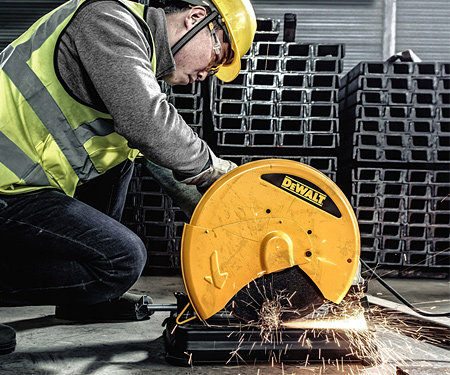 Пила монтажная DeWALT D28730