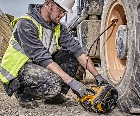 Компрессор DeWALT DCC018N