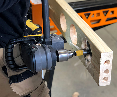 Аккумуляторная угловая дрель DeWALT DCD460N