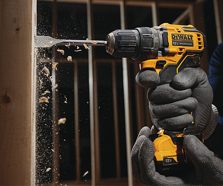 Аккумуляторная дрель-шуруповерт DeWALT DCD701N