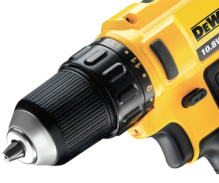 Аккумуляторная дрель-шуруповерт DeWALT DCD710N