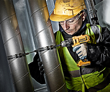 Аккумуляторная дрель-шуруповерт DeWALT DCD710N