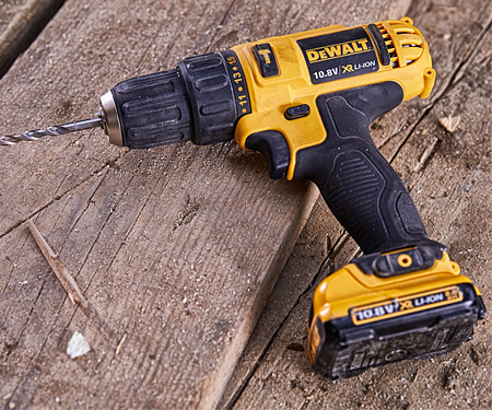 Акумуляторний дриль-шурупокрут DeWALT DCD716C2