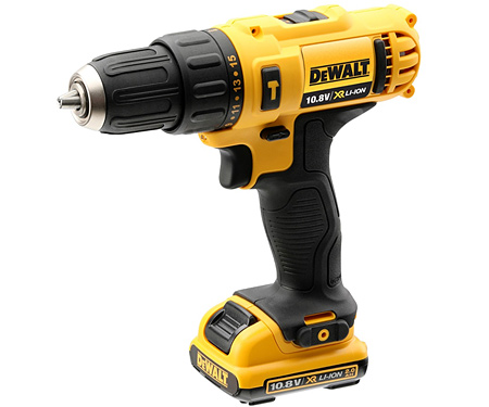 Аккумуляторная дрель-шуруповерт DeWALT DCD716D2