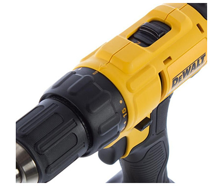 Аккумуляторная дрель-шуруповерт DeWALT DCD771C2