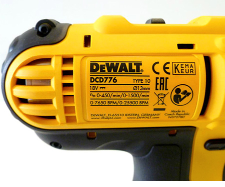 Аккумуляторная дрель-шуруповерт DeWALT DCD776C2