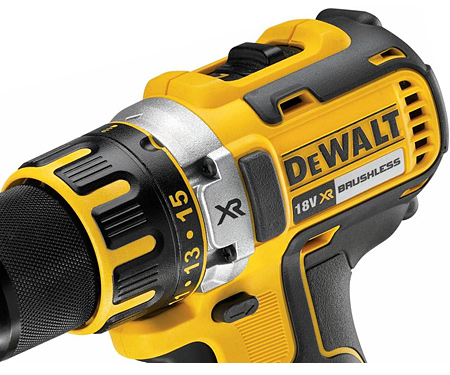 Аккумуляторная дрель-шуруповерт DeWALT DCD790D2