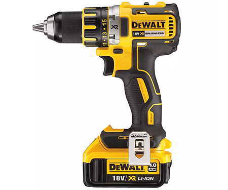 Аккумуляторная дрель-шуруповерт DeWALT DCD790M2