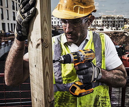 Аккумуляторная дрель-шуруповерт DeWALT DCD795NT