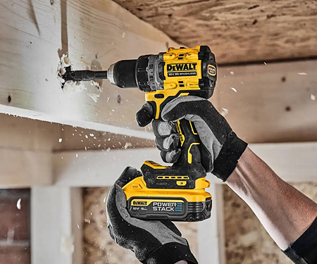 Аккумуляторная дрель-шуруповерт DeWALT DCD800H2T