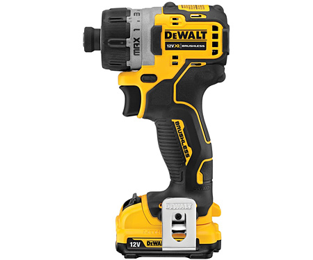 Аккумуляторный шуруповерт DeWALT DCF601D2