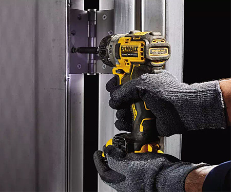 Аккумуляторный шуруповерт DeWALT DCF601N