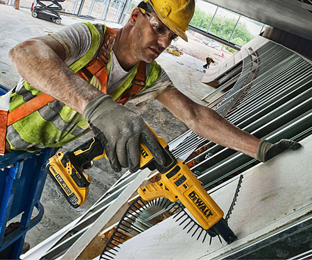 Акумуляторний шурупокрут DeWALT DCF620D2K