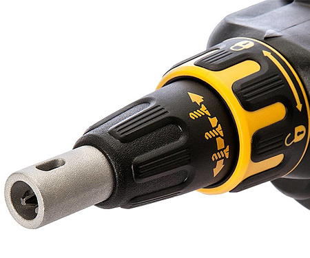 Акумуляторний шурупокрут DeWALT DCF620N