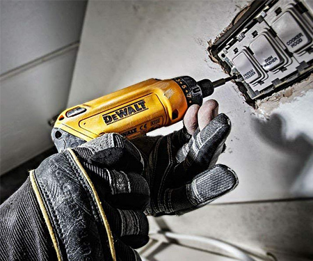 Акумуляторний гіроскопічний шурупокрут DeWALT DCF680G2