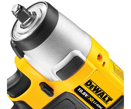 Аккумуляторный гайковерт DeWALT DCF813D2