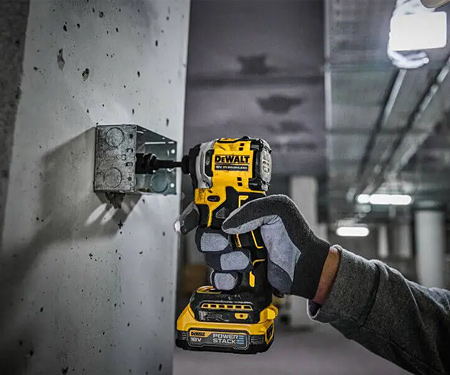 Акумуляторний ударний шурупокрут DeWALT DCF850E1T