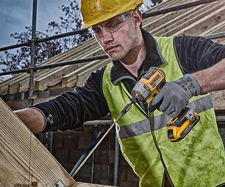 Аккумуляторный ударный винтоверт DeWALT DCF887P2