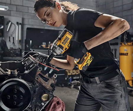 Аккумуляторный гайковерт DeWALT DCF892N