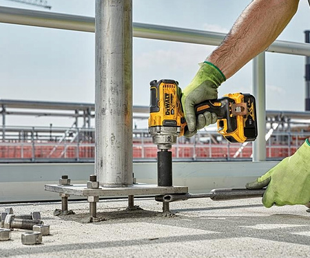 Аккумуляторный ударный гайковерт DeWALT DCF894N