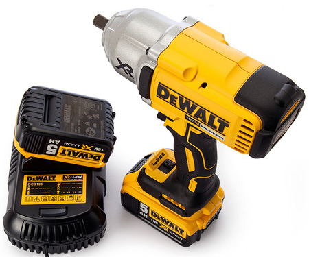 Аккумуляторный гайковерт DeWALT DCF899P2