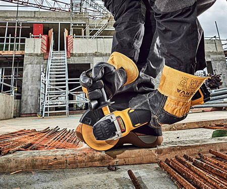 Аккумуляторная болгарка DeWALT DCG405N
