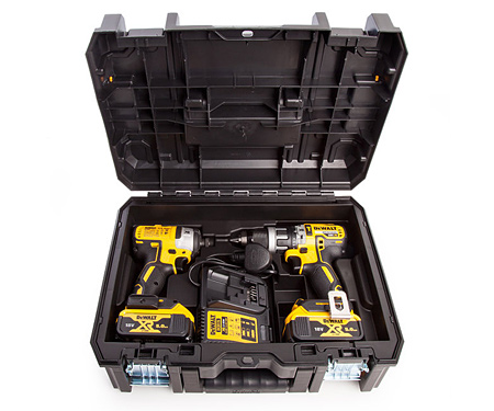 Набір акумуляторних інструментів DeWALT DCK368P3T