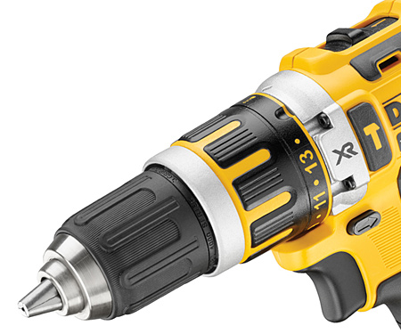 Аккумуляторная дрель-шуруповерт DeWALT DCK795S2T