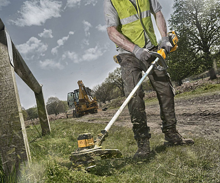 Акумуляторна коса DeWALT DCM561PB