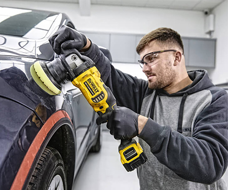 Аккумуляторная полировальная машина DeWALT DCM848P2