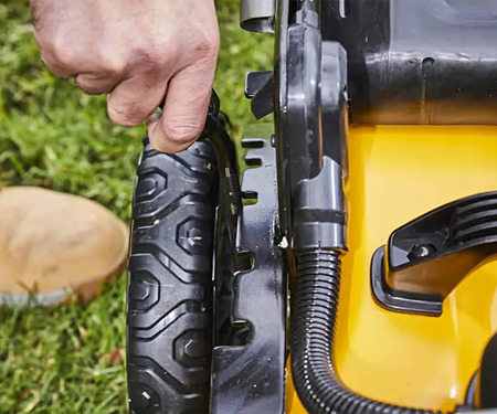 Аккумуляторная газонокосилка DeWALT DCMW564N