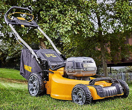 Аккумуляторная газонокосилка DeWALT DCMW564P2