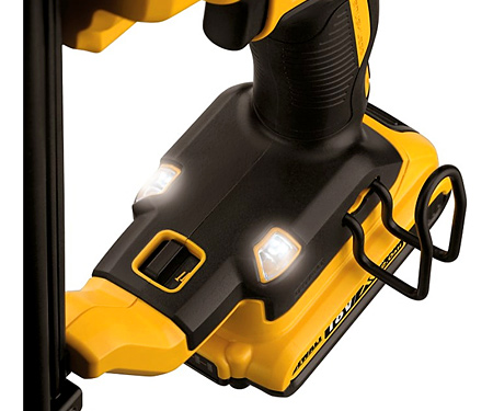 Акумуляторний цвяхозабивач DeWALT DCN680D2
