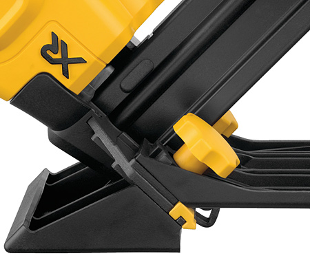 Акумуляторний цвяхозабивач DeWALT DCN682N