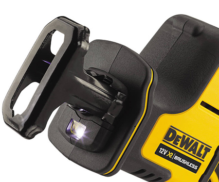 Аккумуляторная сабельная пила DeWALT DCS312D2