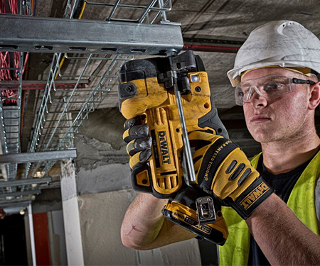 Акумуляторний різьбяр шпильок DeWALT DCS350NT