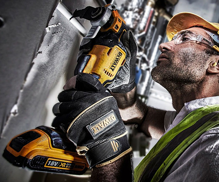 Акумуляторний багатофункціональний інструмент DeWALT DCS355D2
