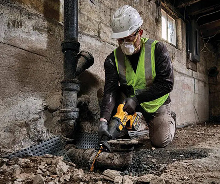 Акумуляторна ножівка DeWALT DCS389T2