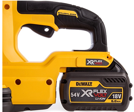 Аккумуляторная пила  DeWALT DCS398T2