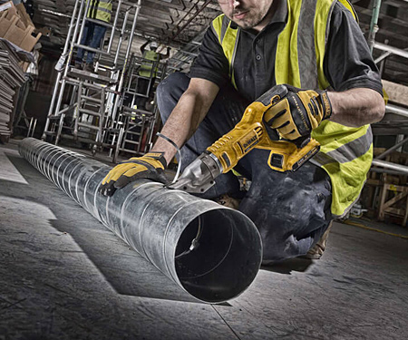 Аккумуляторные ножницы по металлу DeWALT DCS491NT