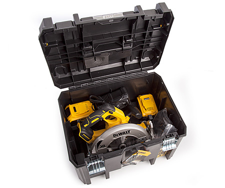 Аккумуляторная дисковая пила DeWALT DCS570P2