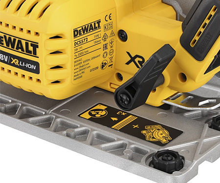 Аккумуляторная дисковая пила DeWALT DCS572NT
