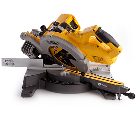 Аккумуляторная торцовочная пила DeWALT DCS778N