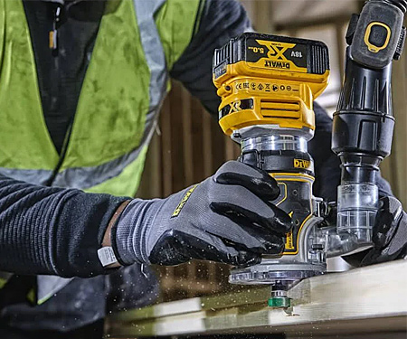 Аккумуляторный многофункциональный фрезер DeWALT DCW604NT