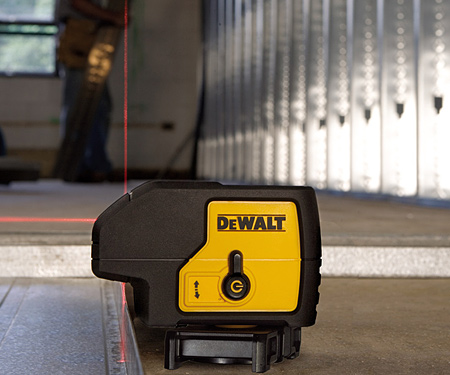 Лазерный уровень DeWALT DW083K