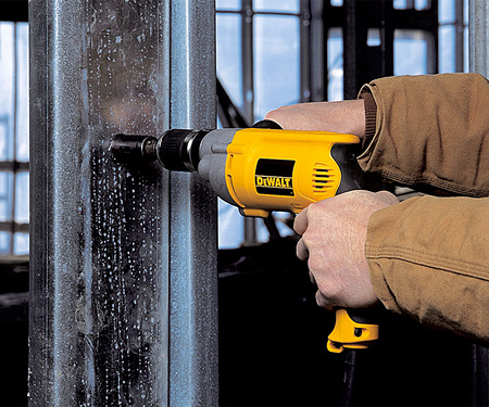 Безударная дрель DeWALT DW236I